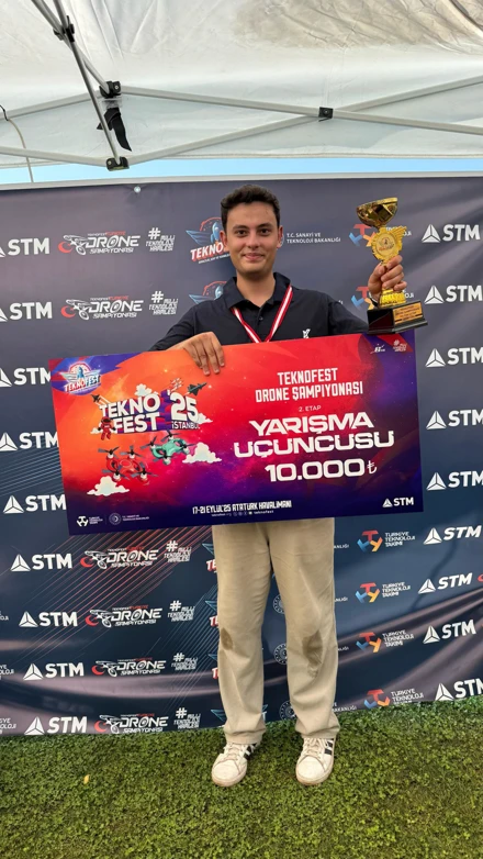 Havacılık Yönetimi Öğrencimiz Koray Demir Teknofest Drone Şampiyonası’nda Finale Yükseldi